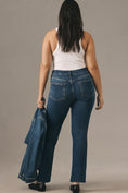 Load image into Gallery viewer, The Yaya Mid-Rise Crop Jeans by Pilcro