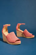 Load image into Gallery viewer, Bill Blass Zelda Wedge Sandals