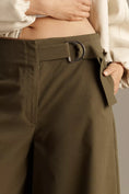 Load image into Gallery viewer, Exquise Belted Culotte Pants