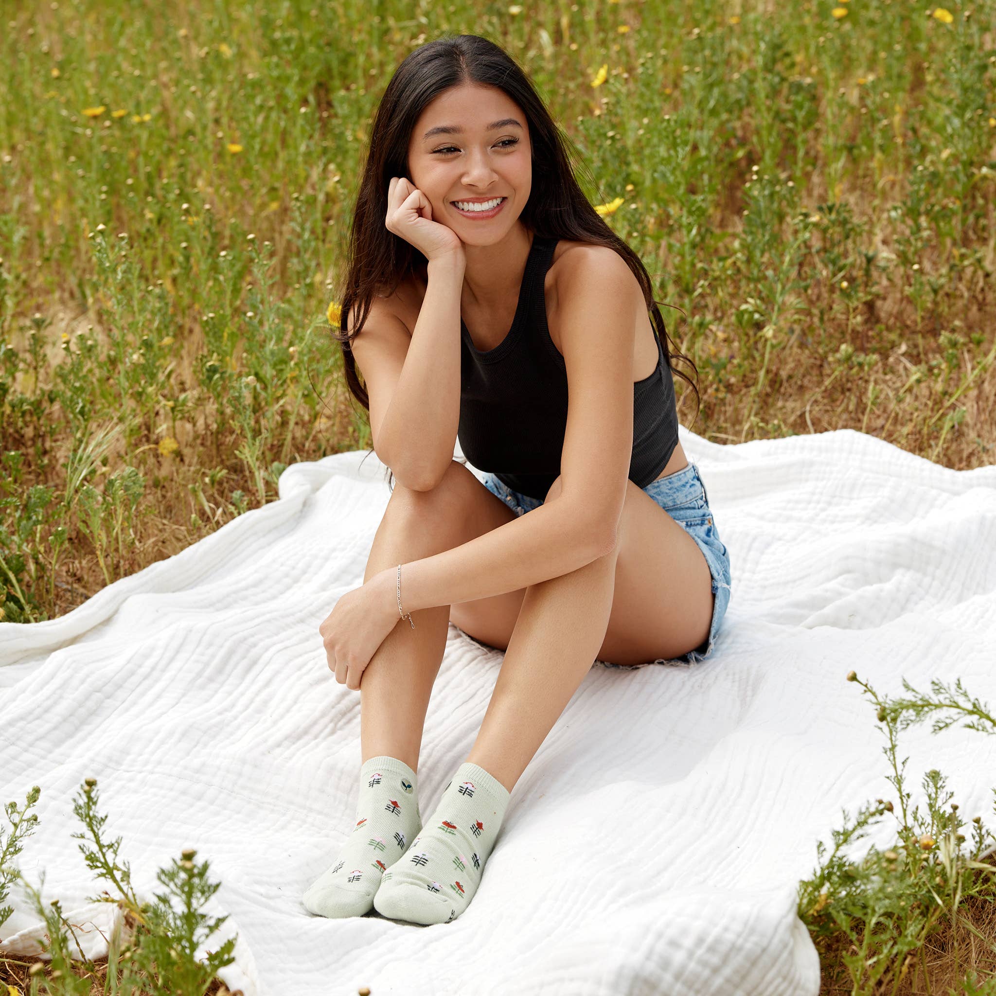 Ankle Socks that Plant Trees (Green Tulips): Medium