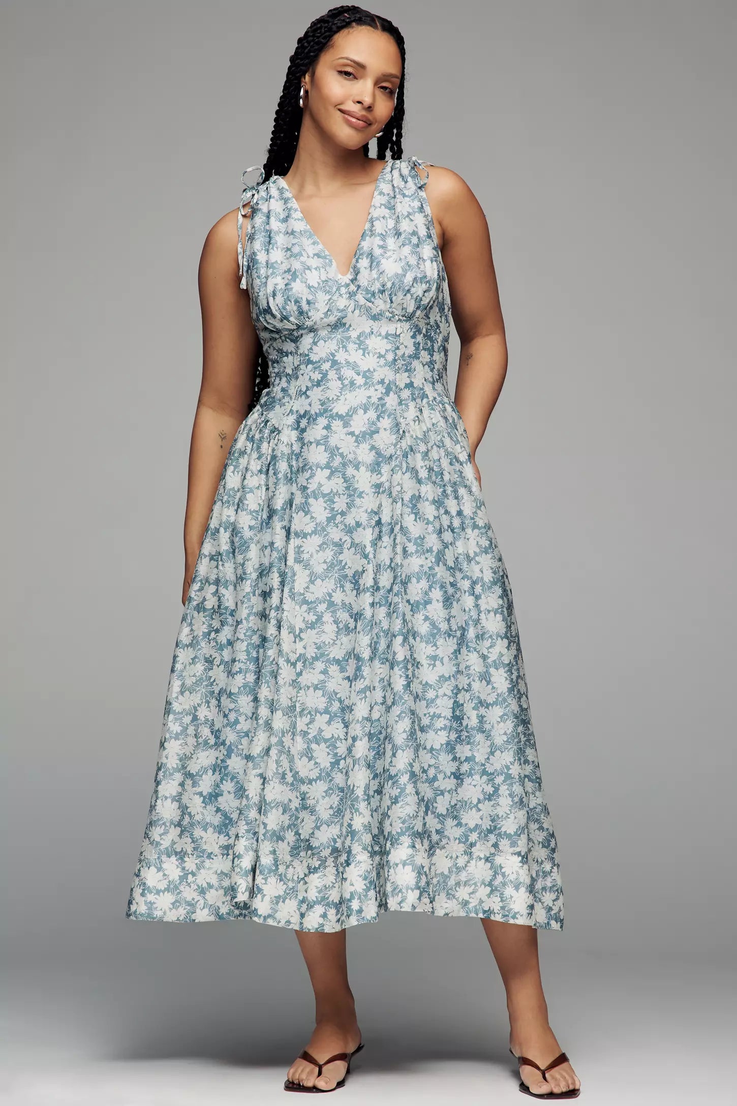ASTR The Label Emmery V-Neck Midi Dress
