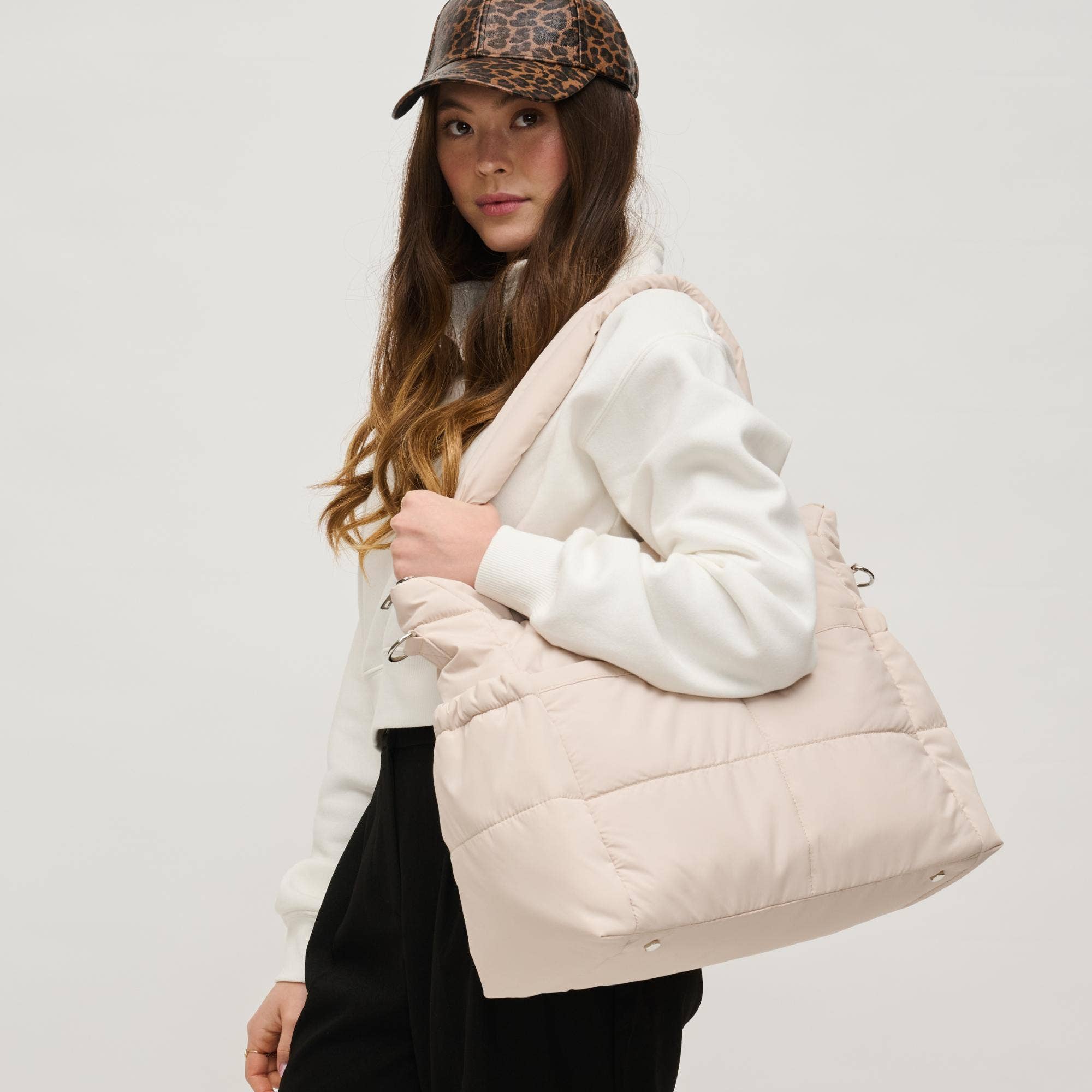 Jetsetter Multi Compartment Travel Tote: Cream
