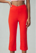 Load image into Gallery viewer, Maeve Structured Bombshell Capri Pants
