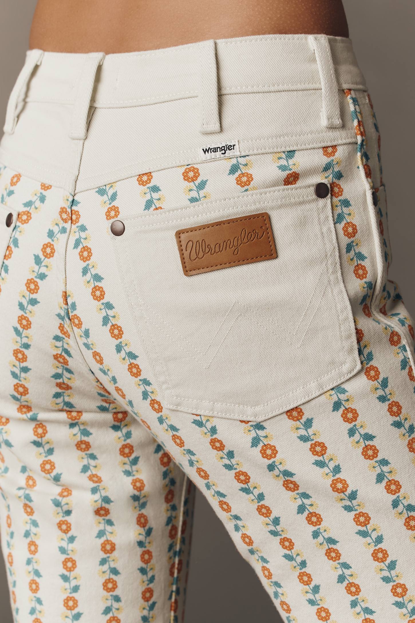 Wrangler 70's Mid-Rise Flare Jeans