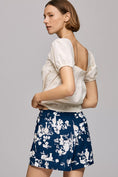 Load image into Gallery viewer, The Avery European Linen Stretch Cuffed Shorts
