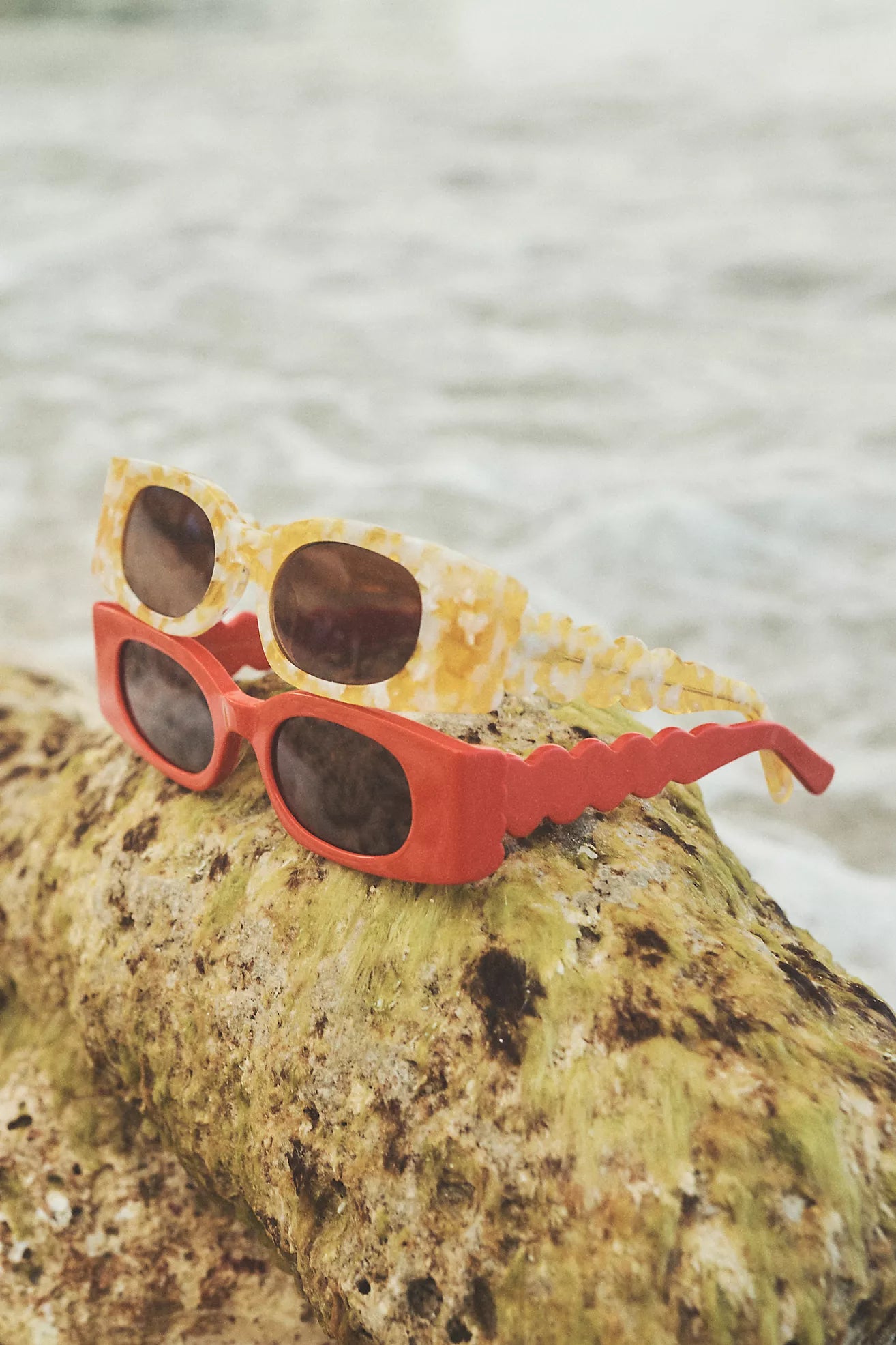 Rectangle Wavy Temple Sunglasses
