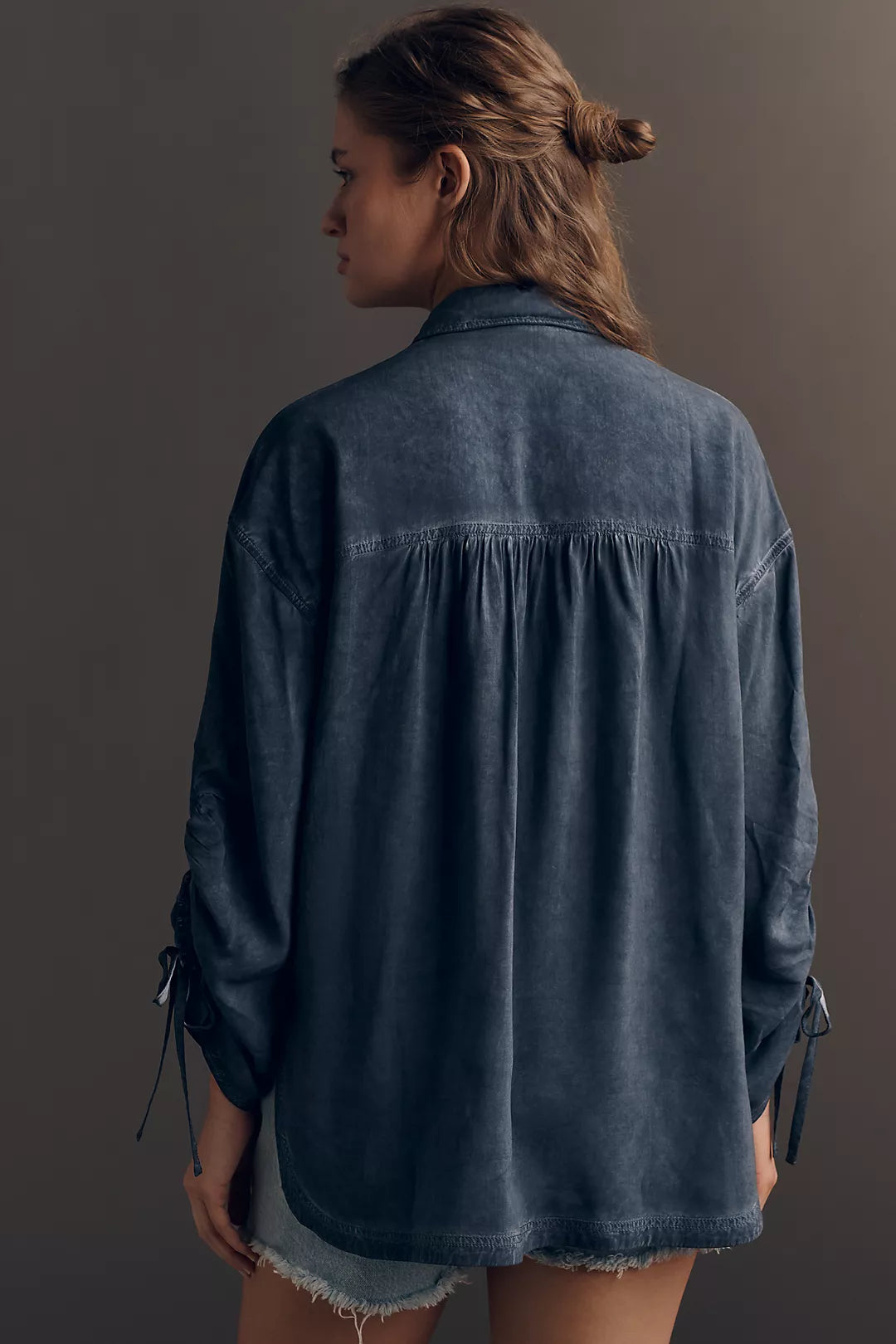 Pilcro Cinched-Sleeve Buttondown Top