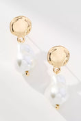 Load image into Gallery viewer, Pearl Drop Earrings
