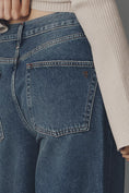 Load image into Gallery viewer, Pilcro Baggy Beau Boyfriend Mid-Rise Relaxed Jeans
