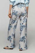 Load image into Gallery viewer, Colette High-Rise Wide-Leg Cropped Jeans
