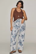 Load image into Gallery viewer, Colette High-Rise Wide-Leg Cropped Jeans
