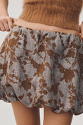 Load image into Gallery viewer, Avec Les Filles Floral Bubble-Hem Mini Skirt
