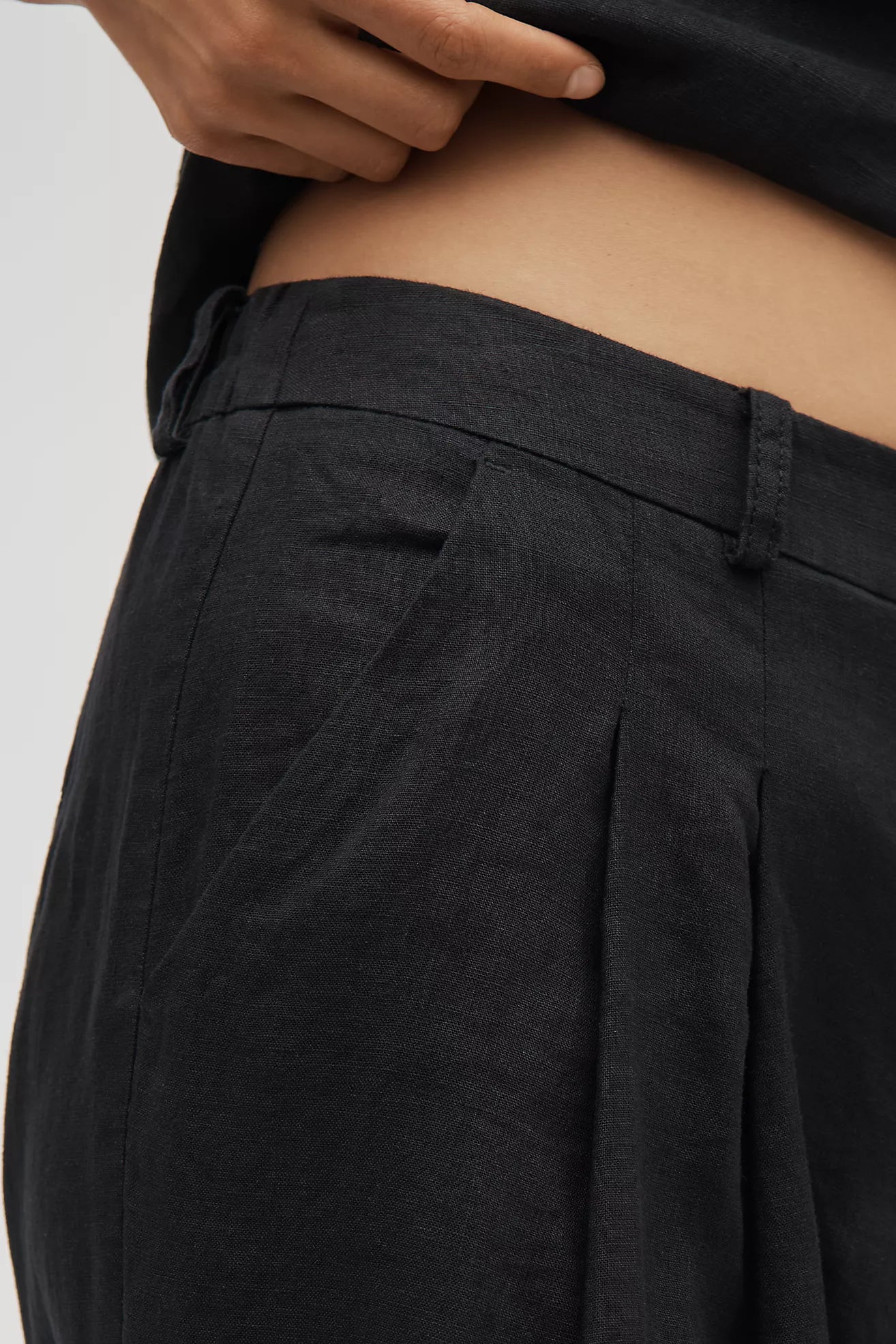 The Avery Linen Pleated Wide-Leg Trousers by Maeve