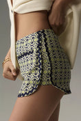 Load image into Gallery viewer, Maeve Scallop-Trimmed Dolphin Shorts
