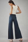 Load image into Gallery viewer, FRAME Le Palazzo High-Rise Crop Jeans
