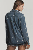 Load image into Gallery viewer, Cloth & Stone Chambray Buttondown Shirt
