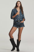 Load image into Gallery viewer, Cloth & Stone Chambray Buttondown Shirt
