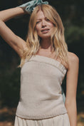 Load image into Gallery viewer, Flat White Wool Strapless Top
