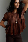 Load image into Gallery viewer, En Elly Velvet Scallop Top
