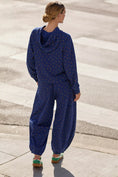 Load image into Gallery viewer, Daily Practice by Anthropologie Zola Joggers: Printed Edition
