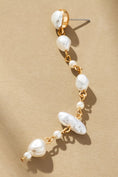 Load image into Gallery viewer, Multi Pearl Linear Drop Earrings
